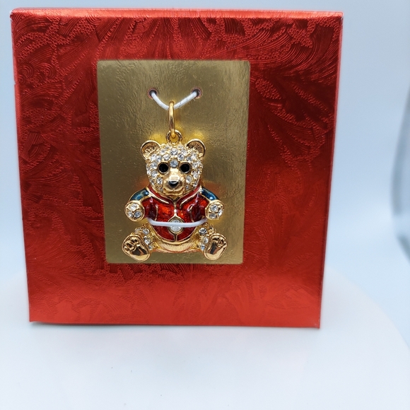 Vintage Savvy Collection Swarvoski Crystal Bear Pendant 1". - Picture 4 of 11